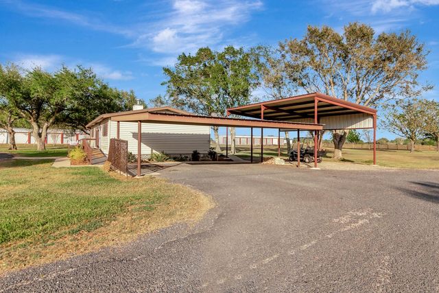 293 County Road 406, Edna, TX 77957