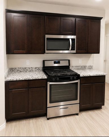 6811 Green Embers Lane, Richmond, TX 77469