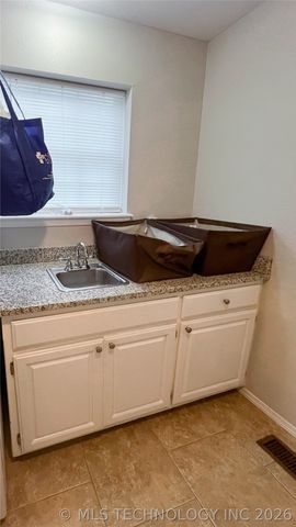 3610 Magnolia Drive, Sand Springs, OK 74063