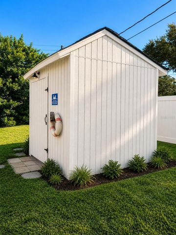 1000 8TH AVENUE SW, Largo, FL 33770