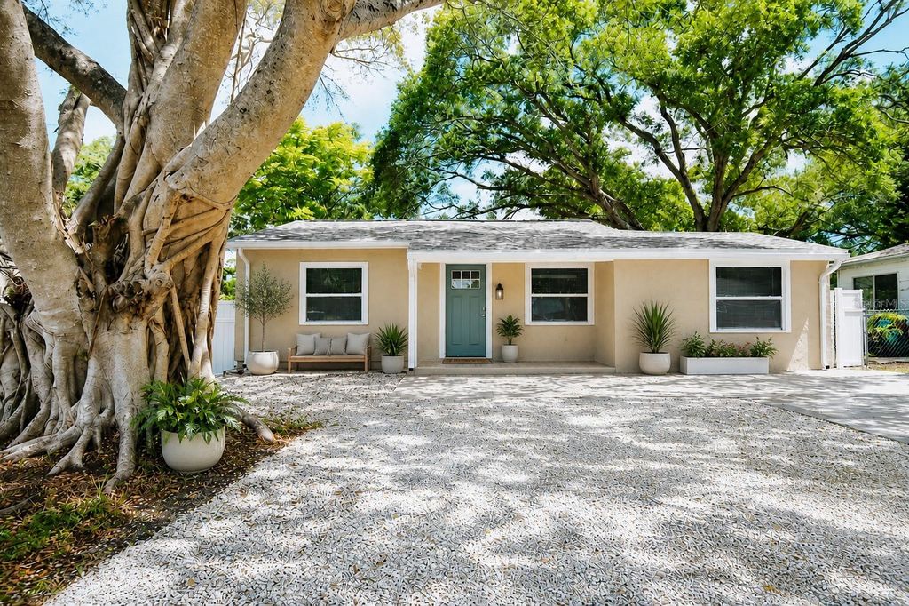 1000 8TH AVENUE SW, Largo, FL 33770