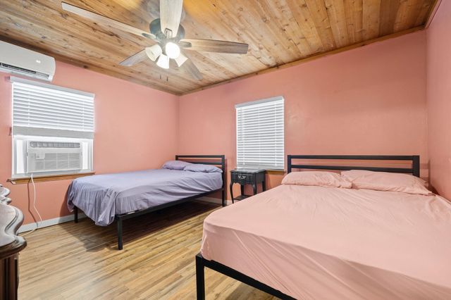 617 N Hillcrest Avenue, Springfield, MO 65802