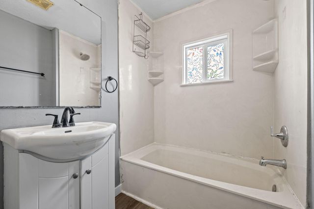 617 N Hillcrest Avenue, Springfield, MO 65802