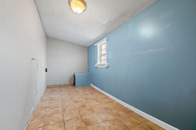 617 N Hillcrest Avenue, Springfield, MO 65802