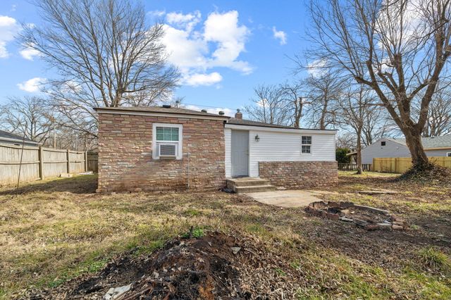 617 N Hillcrest Avenue, Springfield, MO 65802