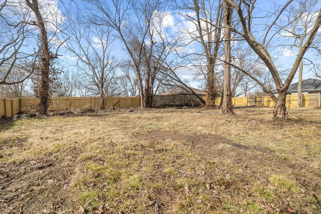 617 N Hillcrest Avenue, Springfield, MO 65802