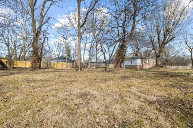 617 N Hillcrest Avenue, Springfield, MO 65802