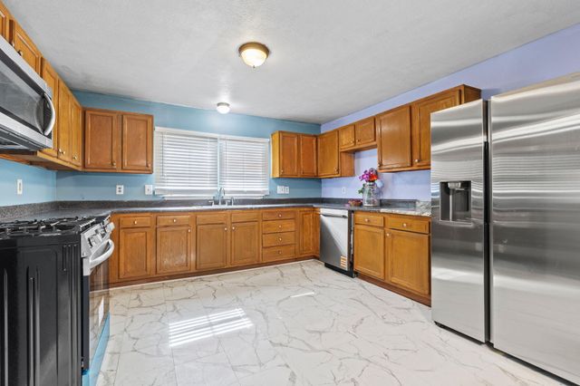 617 N Hillcrest Avenue, Springfield, MO 65802