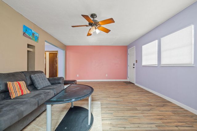 617 N Hillcrest Avenue, Springfield, MO 65802