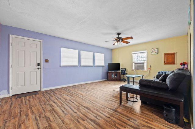 617 N Hillcrest Avenue, Springfield, MO 65802