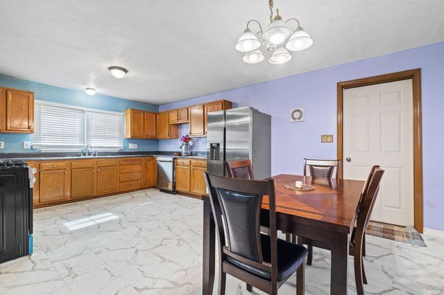 617 N Hillcrest Avenue, Springfield, MO 65802