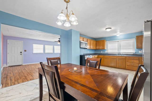 617 N Hillcrest Avenue, Springfield, MO 65802