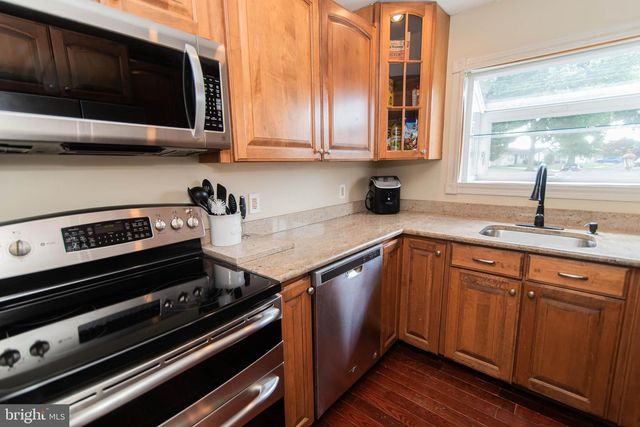 142 ELDERBERRY DR, Levittown, PA 19054