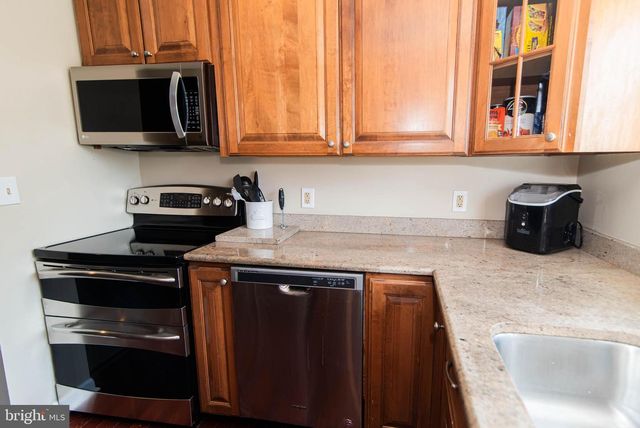 142 ELDERBERRY DR, Levittown, PA 19054