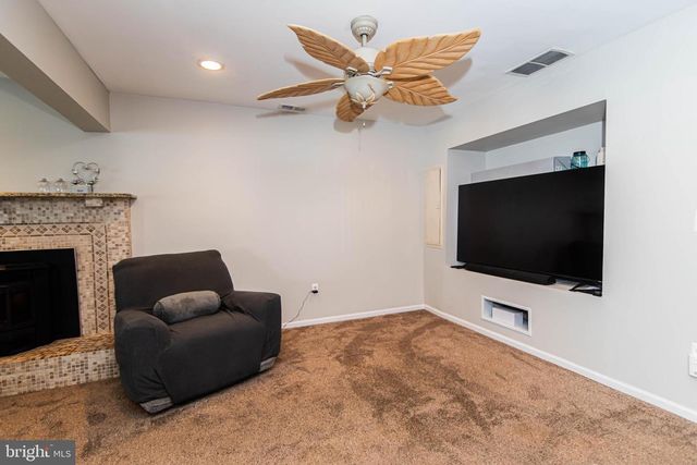 142 ELDERBERRY DR, Levittown, PA 19054