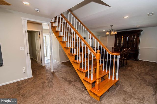 142 ELDERBERRY DR, Levittown, PA 19054