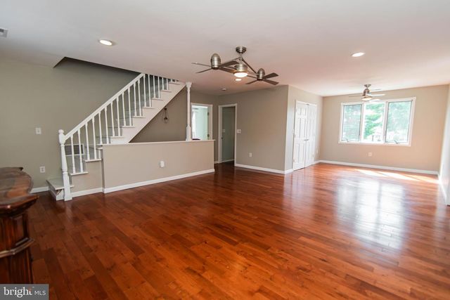 142 ELDERBERRY DR, Levittown, PA 19054
