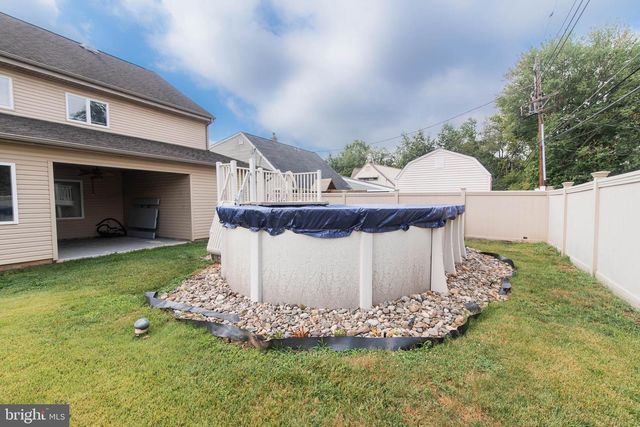 142 ELDERBERRY DR, Levittown, PA 19054