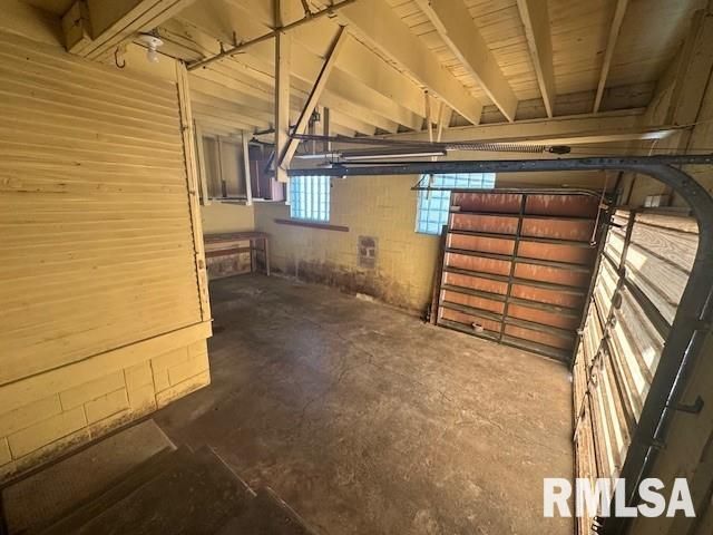 221 E ADAMS Street, Taylorville, IL 62568