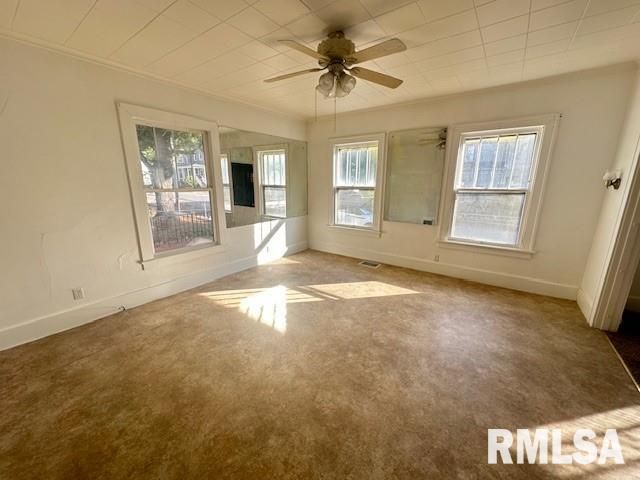 221 E ADAMS Street, Taylorville, IL 62568