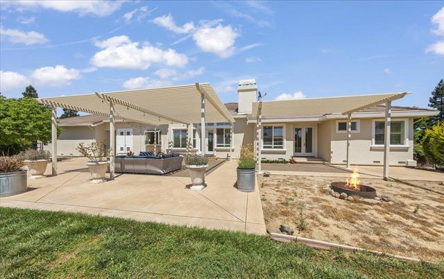 10531 Korn Lane, Gilroy, CA 95020