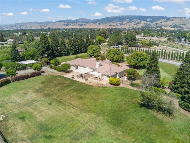10531 Korn Lane, Gilroy, CA 95020