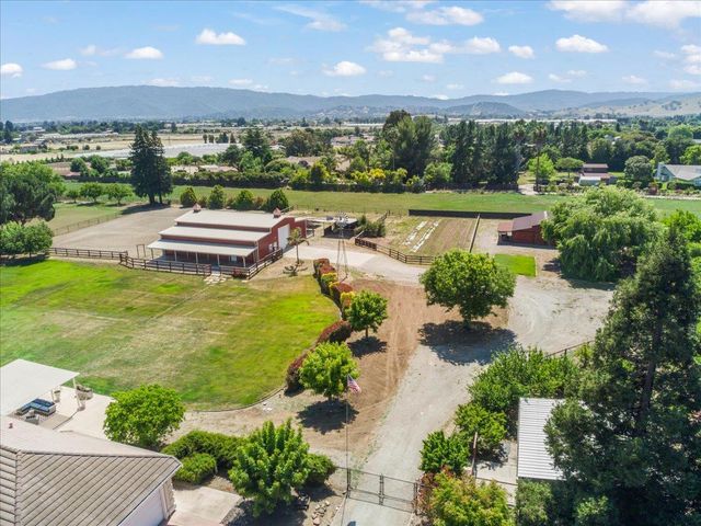 10531 Korn Lane, Gilroy, CA 95020