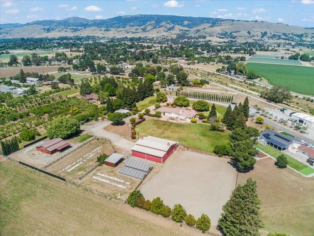 10531 Korn Lane, Gilroy, CA 95020