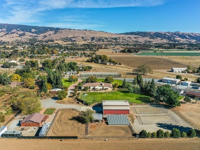 10531 Korn Lane, Gilroy, CA 95020