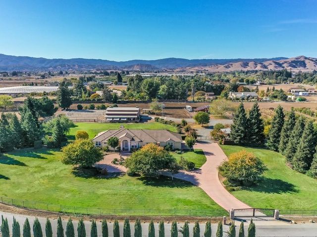 10531 Korn Lane, Gilroy, CA 95020