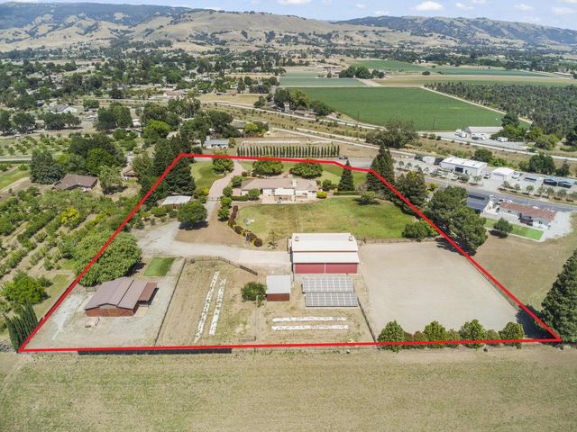 10531 Korn Lane, Gilroy, CA 95020
