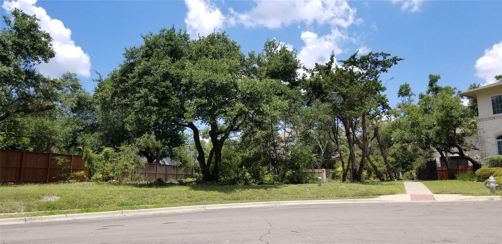 6631 LOST HORIZON DR, Austin, TX 78759