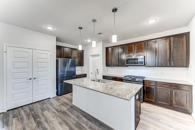 7458 Sunlit Harbor Drive, Cypress, TX 77433