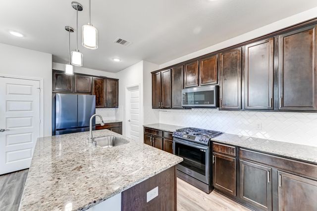 7458 Sunlit Harbor Drive, Cypress, TX 77433