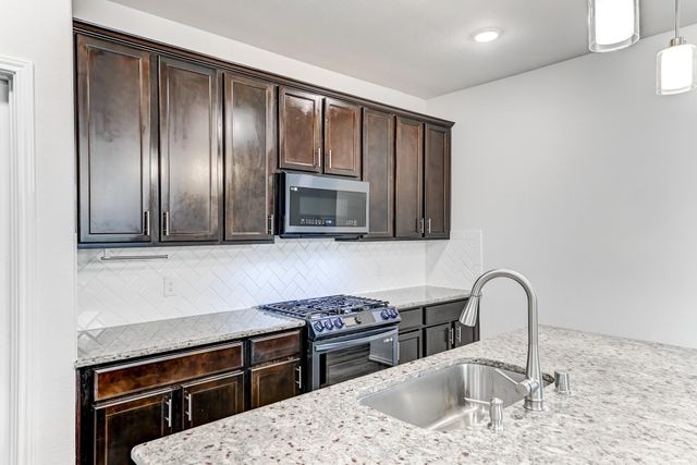 7458 Sunlit Harbor Drive, Cypress, TX 77433
