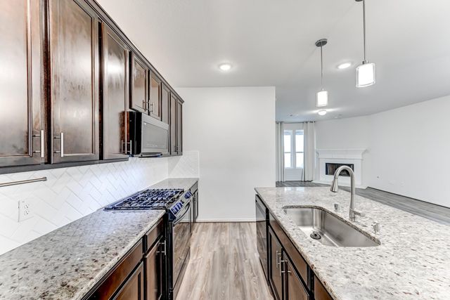 7458 Sunlit Harbor Drive, Cypress, TX 77433