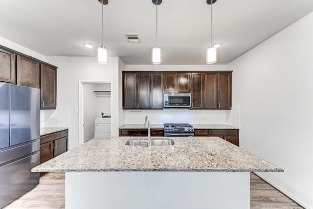 7458 Sunlit Harbor Drive, Cypress, TX 77433