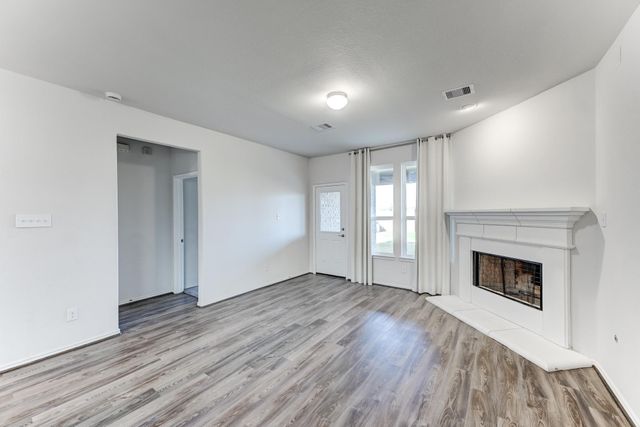 7458 Sunlit Harbor Drive, Cypress, TX 77433