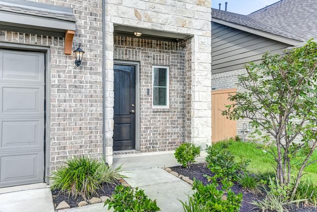 7458 Sunlit Harbor Drive, Cypress, TX 77433