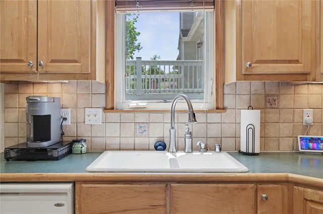 544 Bently Drive, Lawrence, KS 66049