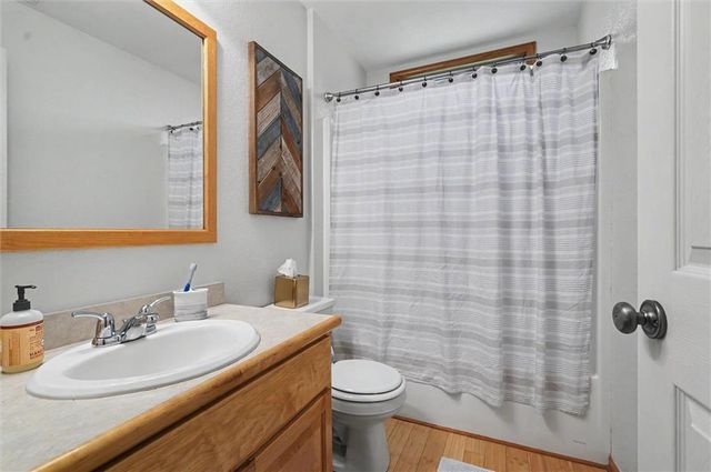 544 Bently Drive, Lawrence, KS 66049