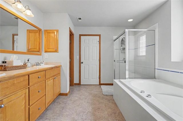 544 Bently Drive, Lawrence, KS 66049