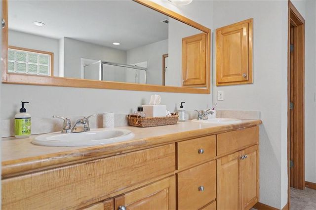 544 Bently Drive, Lawrence, KS 66049