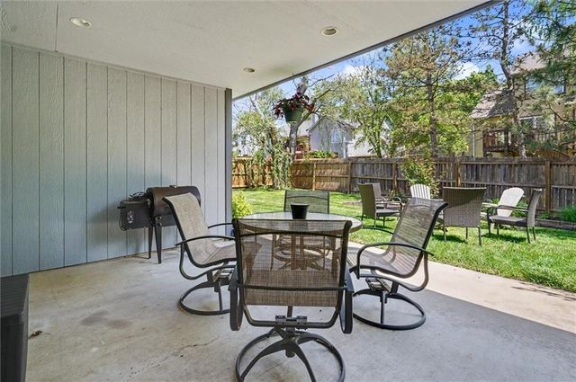 544 Bently Drive, Lawrence, KS 66049