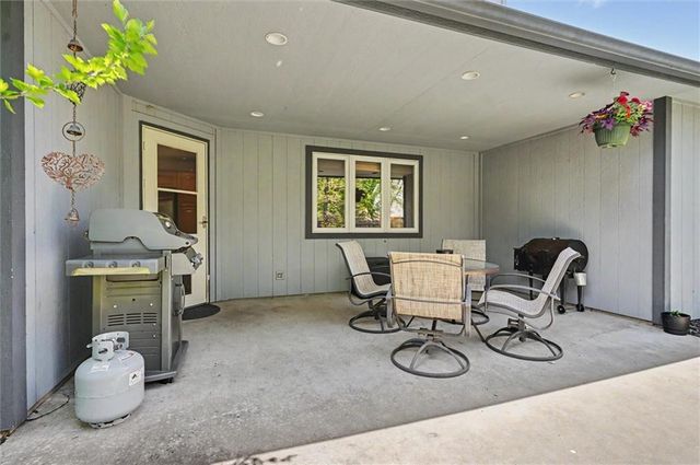 544 Bently Drive, Lawrence, KS 66049