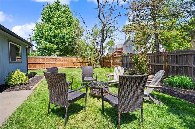 544 Bently Drive, Lawrence, KS 66049
