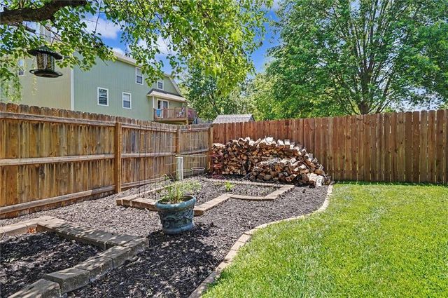 544 Bently Drive, Lawrence, KS 66049