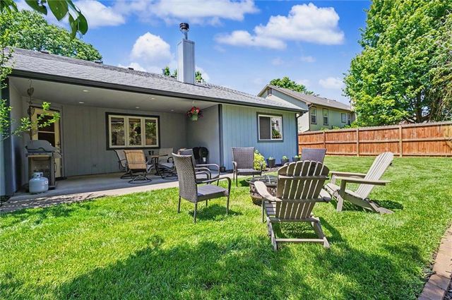544 Bently Drive, Lawrence, KS 66049