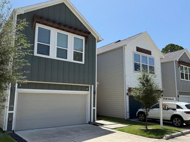 5206 Pinemont Creek Lane, Houston, TX 77018