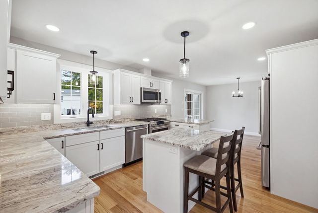11 Hutchins Circle, Lynnfield, MA 01940